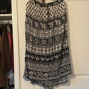 Chic Black and White Elephant Pattern Maxi Skirt